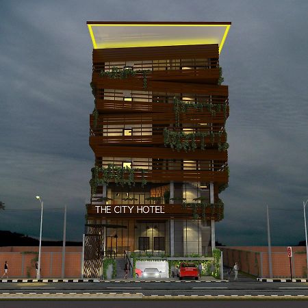 אמבון The City Hotel מראה חיצוני תמונה
