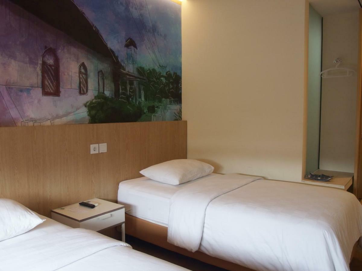 אמבון The City Hotel מראה חיצוני תמונה